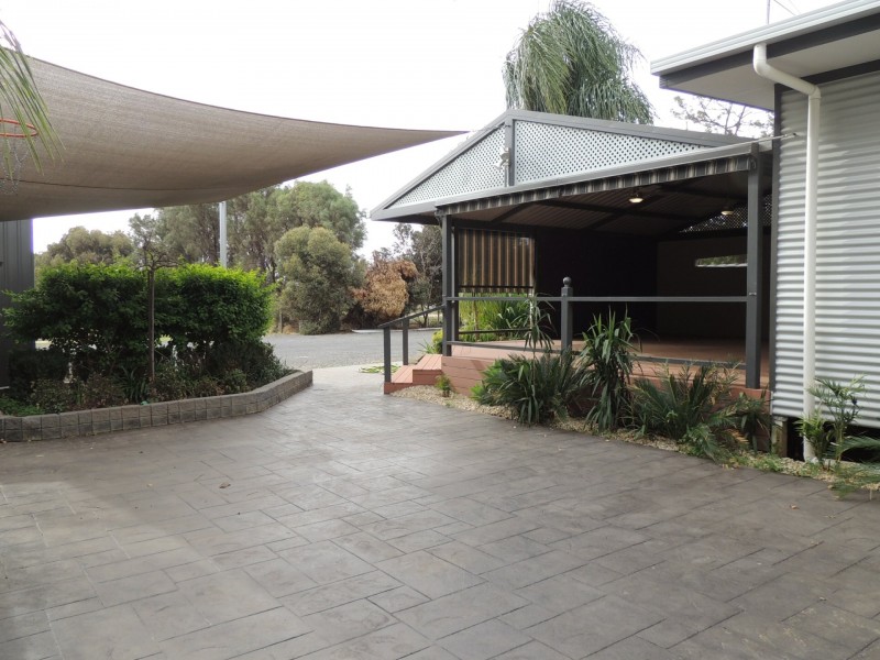 803 Murray Valley Highway, Swan Hill VIC 3585
