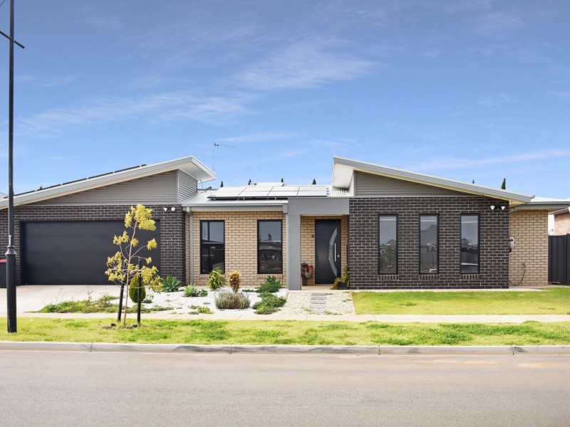 12 Sandalwood Avenue, Swan Hill VIC 3585