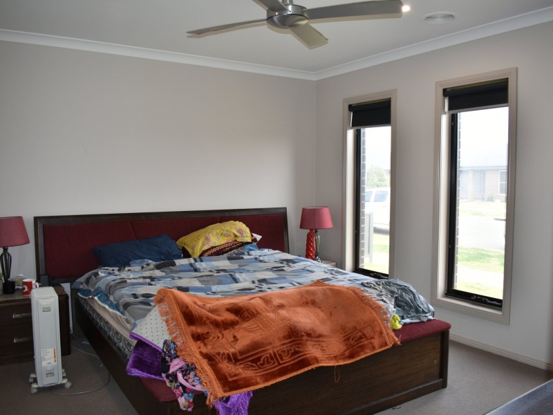 12 Sandalwood Avenue, Swan Hill VIC 3585