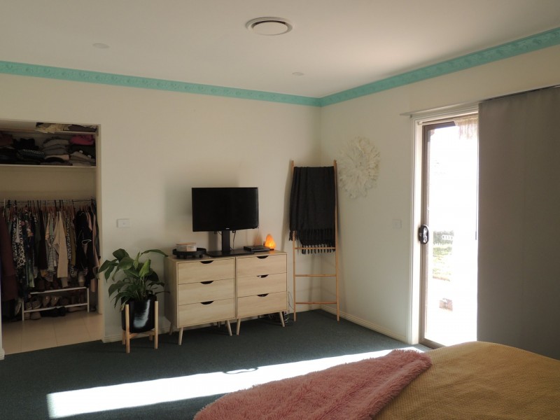 11 Boobialla Drive, Swan Hill VIC 3585