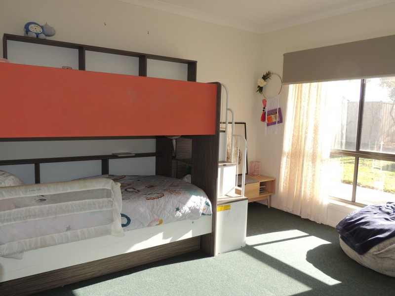 11 Boobialla Drive, Swan Hill VIC 3585