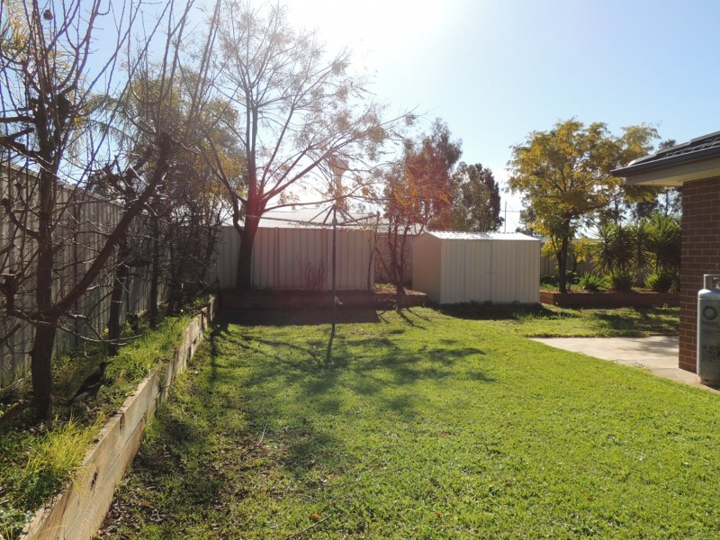 11 Boobialla Drive, Swan Hill VIC 3585