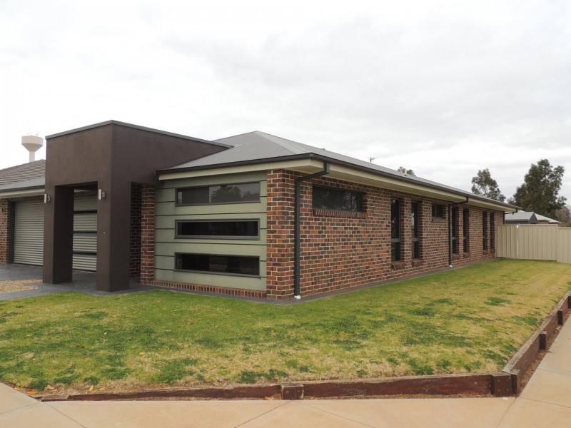 2 Merit Crescent, Swan Hill VIC 3585