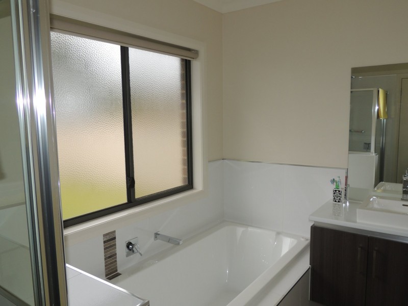 2 Merit Crescent, Swan Hill VIC 3585