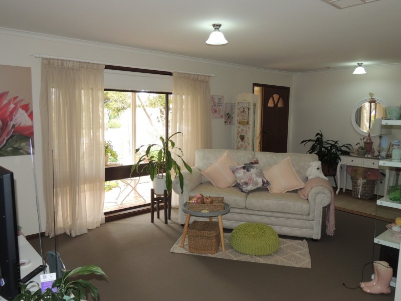 62 Parkview Drive, Swan Hill VIC 3585