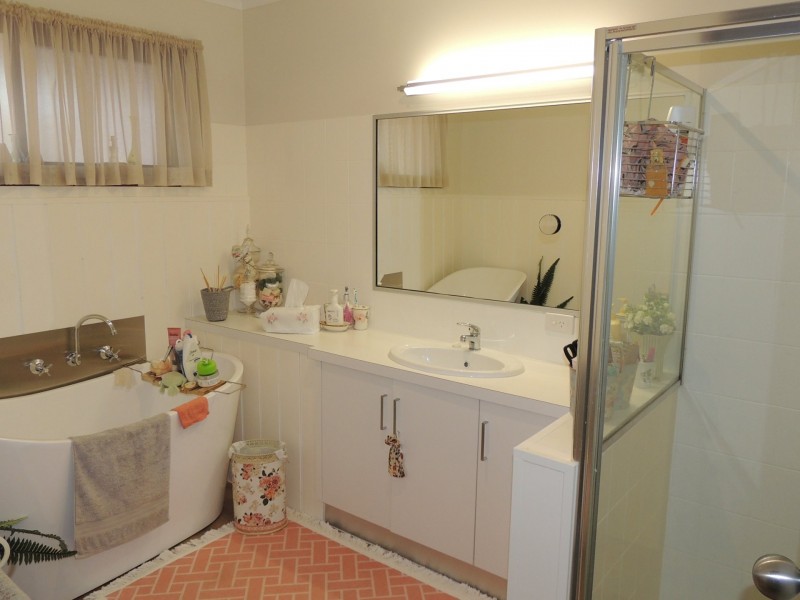 62 Parkview Drive, Swan Hill VIC 3585