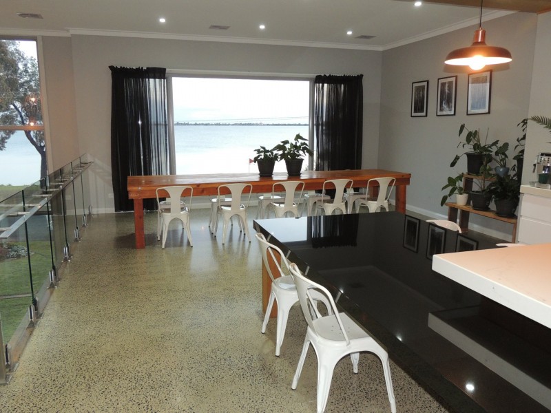 383 Lakeside Drive, Lake Boga VIC 3584