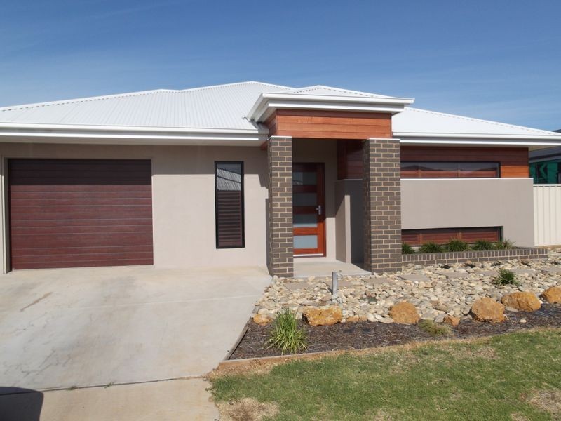 3 Dundas Lane, Swan Hill VIC 3585