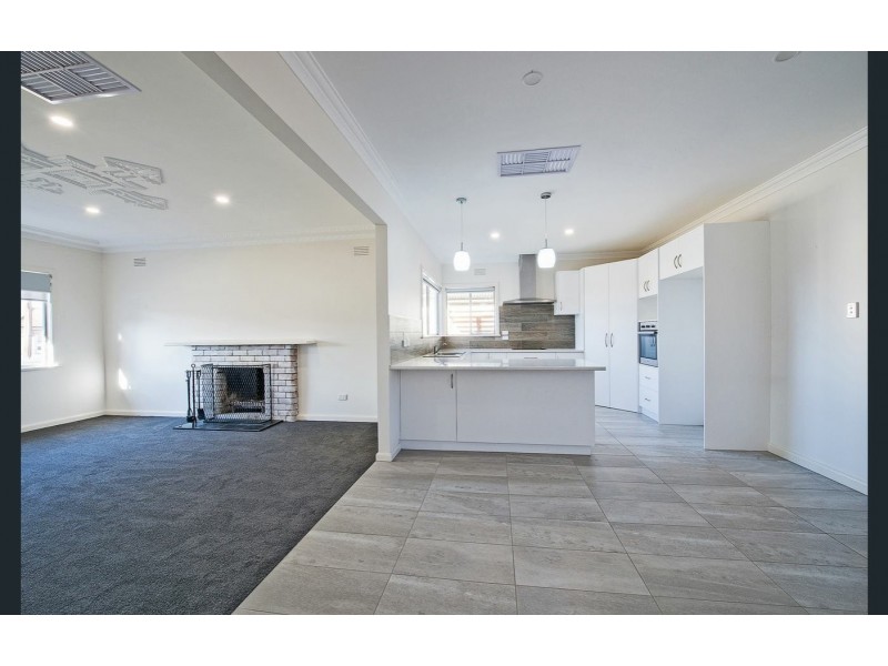 176 Stradbroke Avenue, Swan Hill VIC 3585