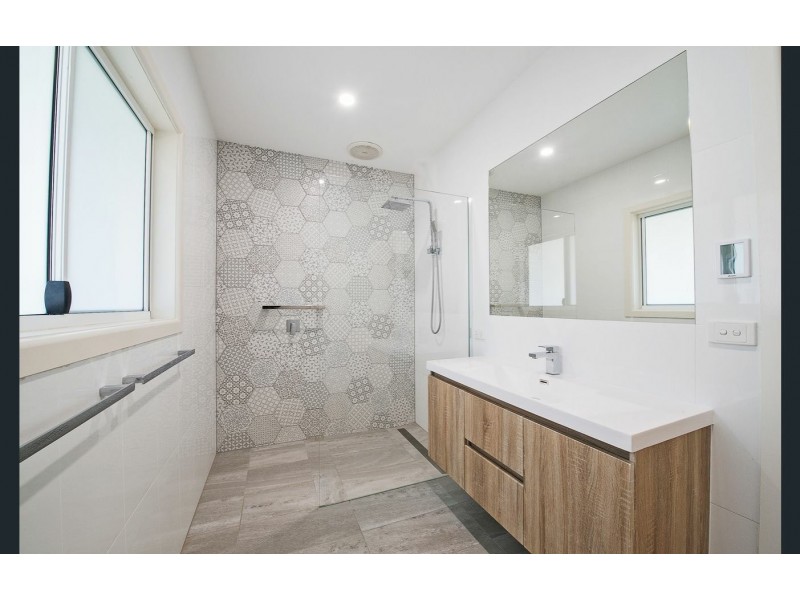 176 Stradbroke Avenue, Swan Hill VIC 3585