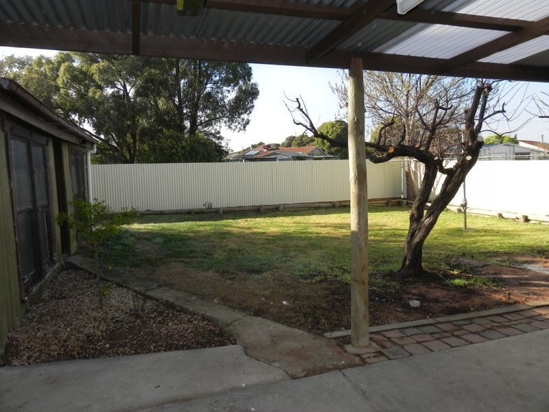 11 Douglas Avenue, Swan Hill VIC 3585