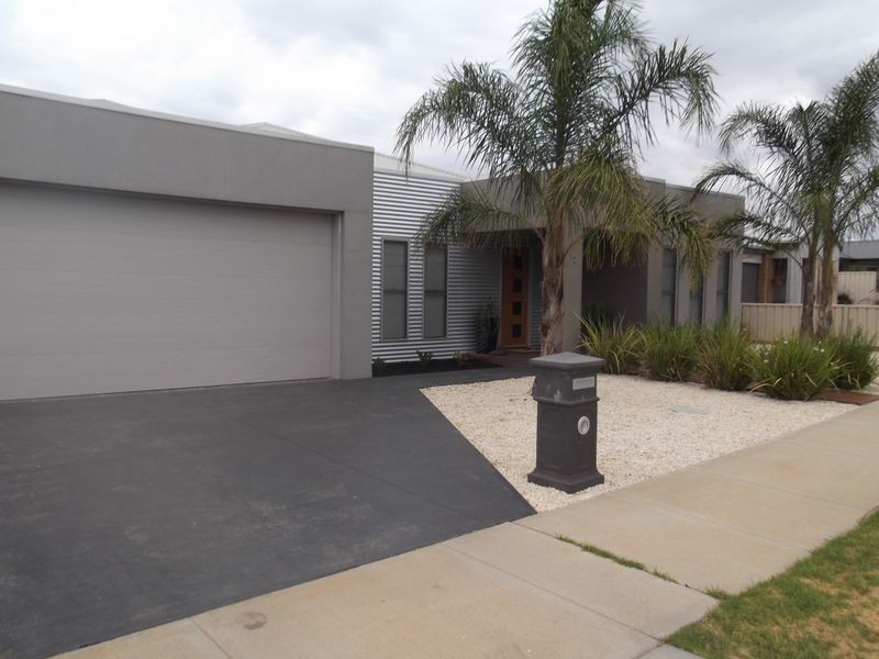 12 Sugarwood Avenue, Swan Hill VIC 3585