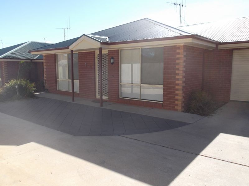 4/131 Stradbroke Avenue, Swan Hill VIC 3585