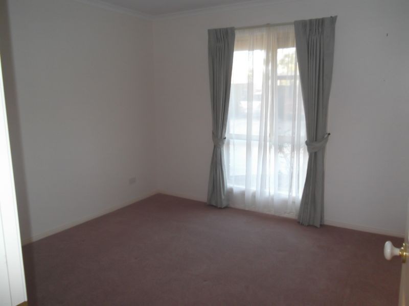 2/6 Cedar Court, Swan Hill VIC 3585