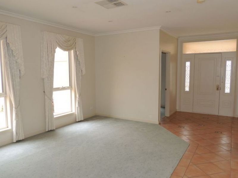 49 Poole Boulevard, Swan Hill VIC 3585