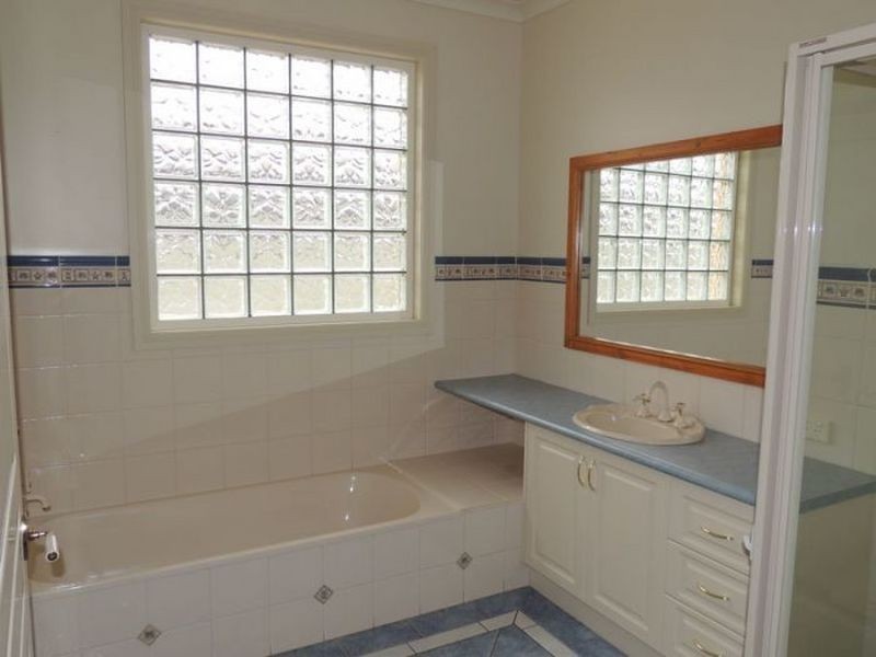 49 Poole Boulevard, Swan Hill VIC 3585