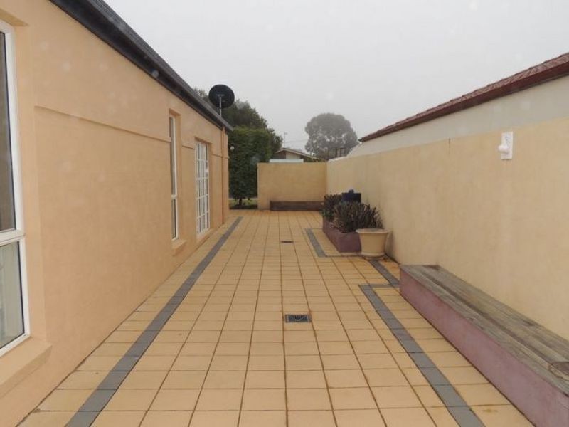 49 Poole Boulevard, Swan Hill VIC 3585