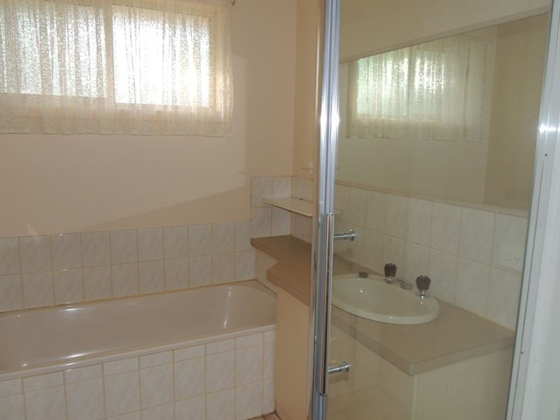 9 Ledwidge Court, Swan Hill VIC 3585