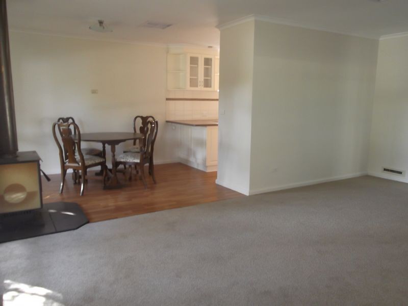 33 Mellor Grove, Swan Hill VIC 3585