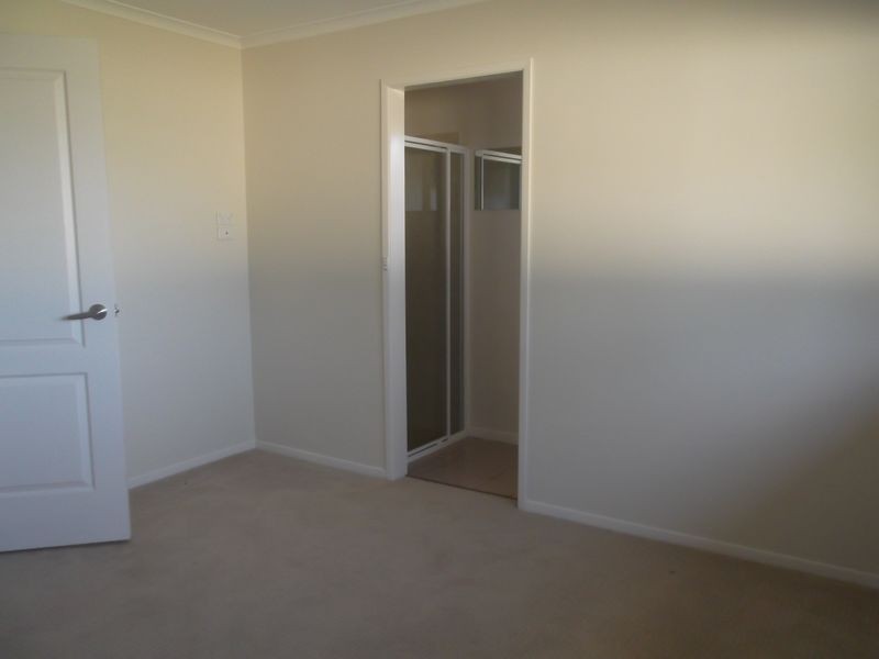 33 Mellor Grove, Swan Hill VIC 3585