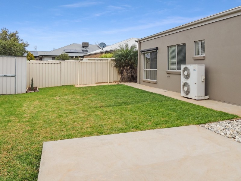 12 Sugarwood Avenue, Swan Hill VIC 3585