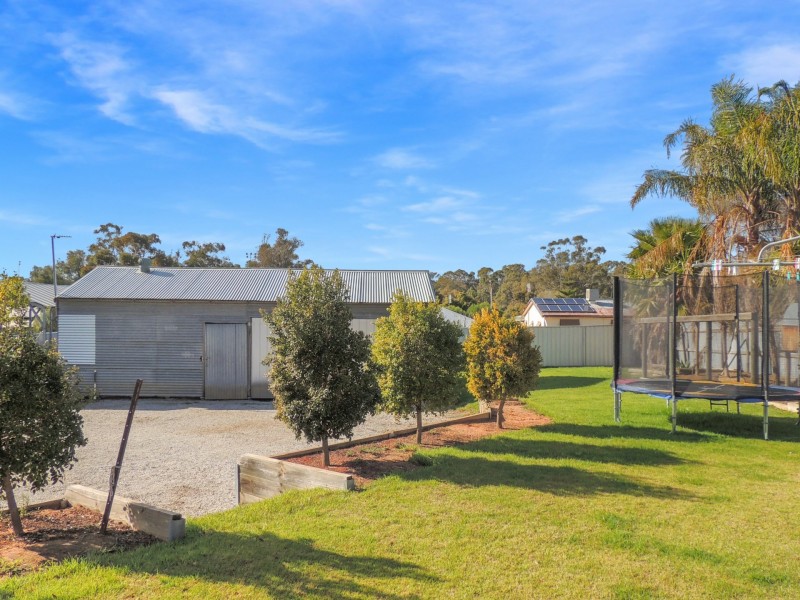 122 Stradbroke Avenue, Nyah VIC 3594