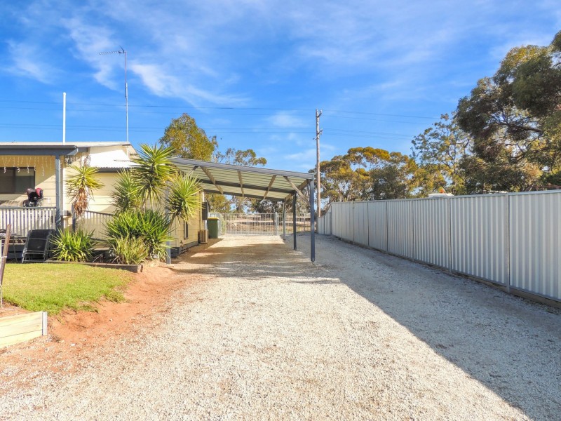 122 Stradbroke Avenue, Nyah VIC 3594