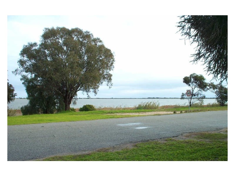 541 Lakeside Drive, Lake Boga VIC 3584