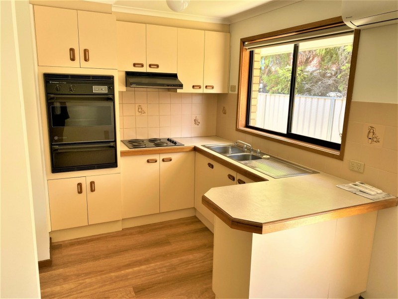 2/12 Poole Boulevard, Swan Hill VIC 3585