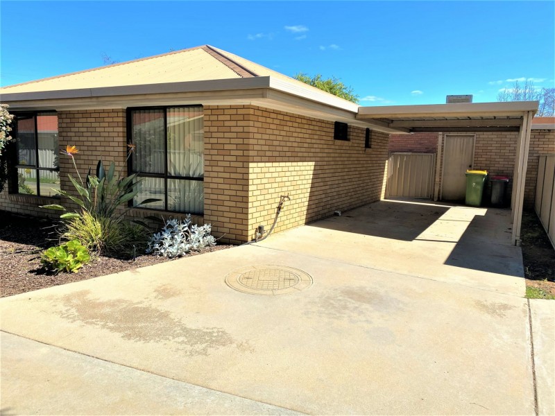 2/12 Poole Boulevard, Swan Hill VIC 3585