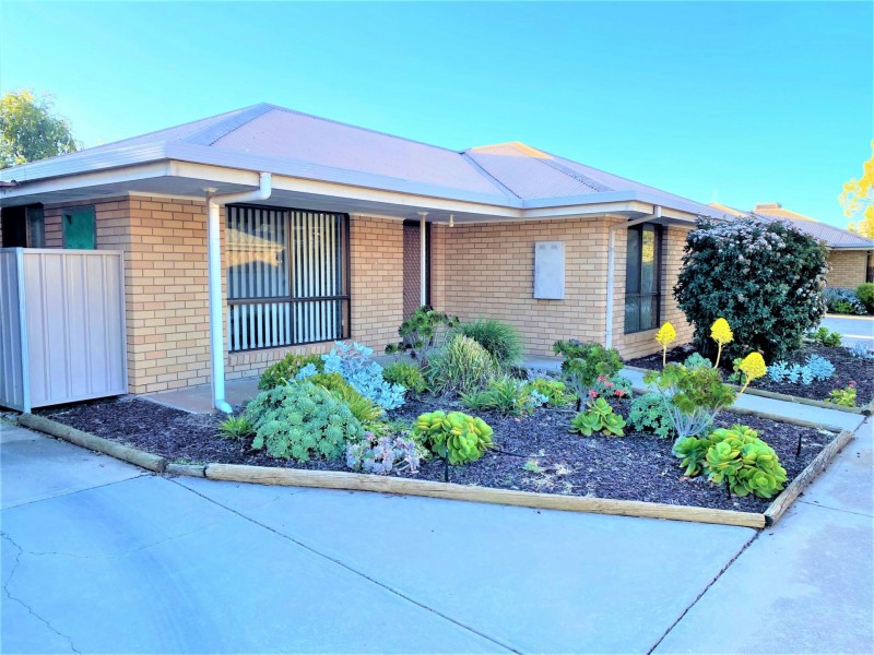 2/12 Poole Boulevard, Swan Hill VIC 3585