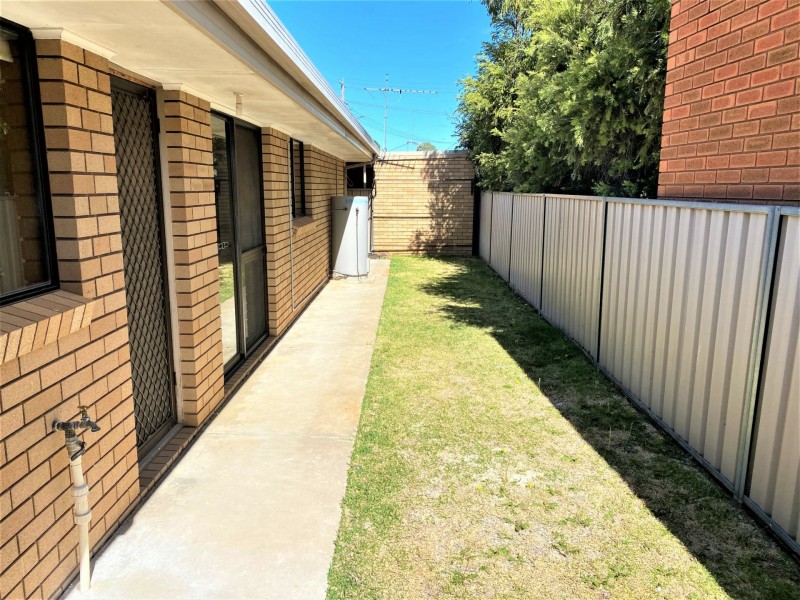 2/12 Poole Boulevard, Swan Hill VIC 3585