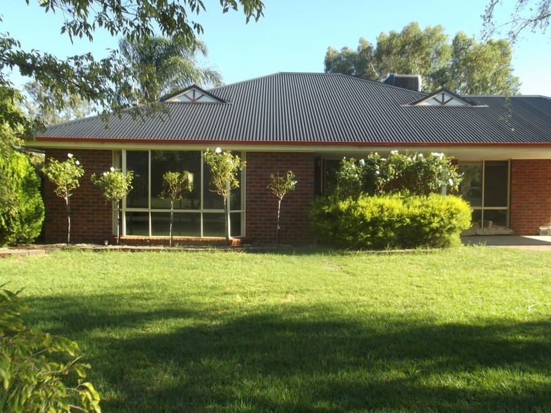 10 Currawong Drive, Murray Downs VIC 3585