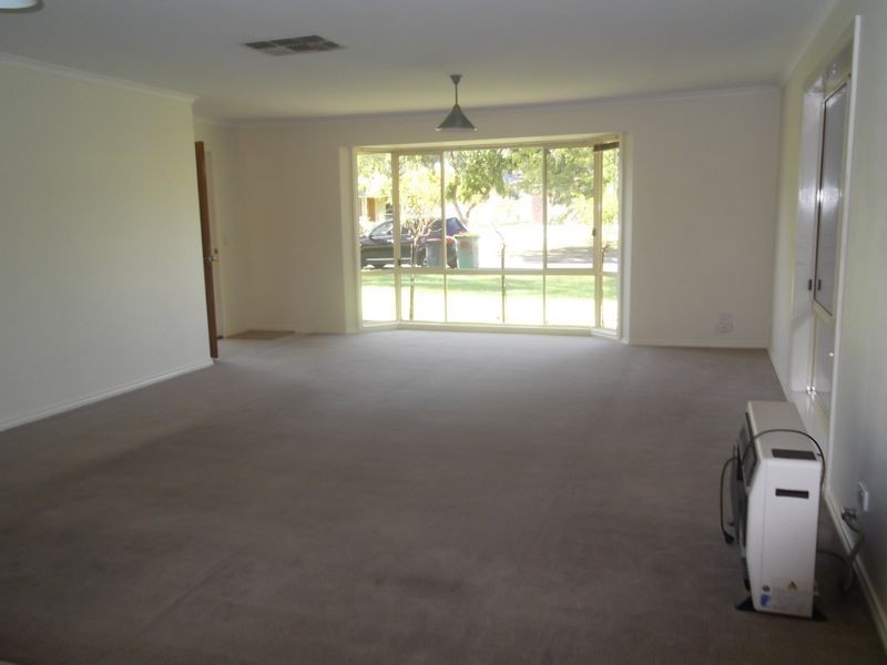 10 Currawong Drive, Murray Downs VIC 3585