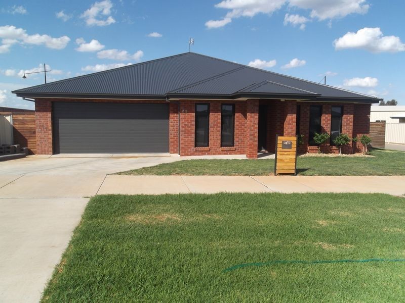 22 Boobialla Drive, Swan Hill VIC 3585