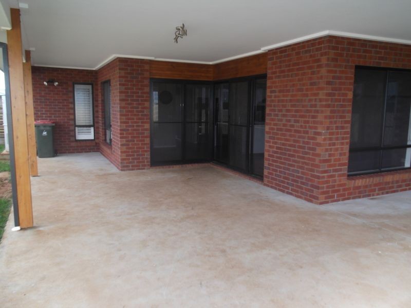 22 Boobialla Drive, Swan Hill VIC 3585