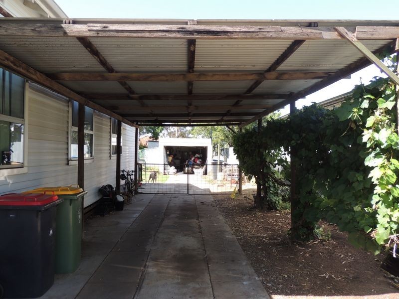 33 Boys Street, Swan Hill VIC 3585