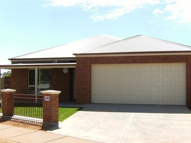 149 Stradbroke Avenue, Swan Hill VIC 3585