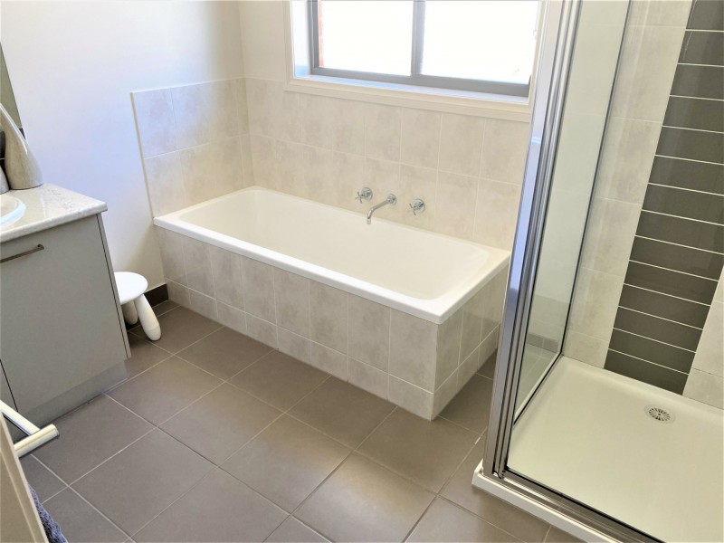 6 Sugarwood Avenue, Swan Hill VIC 3585