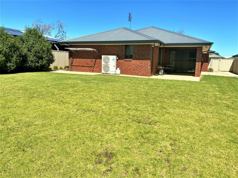 6 Sugarwood Avenue, Swan Hill VIC 3585