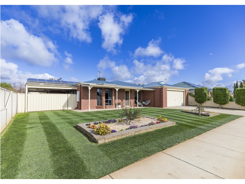 14 Cutri Drive, Swan Hill VIC 3585