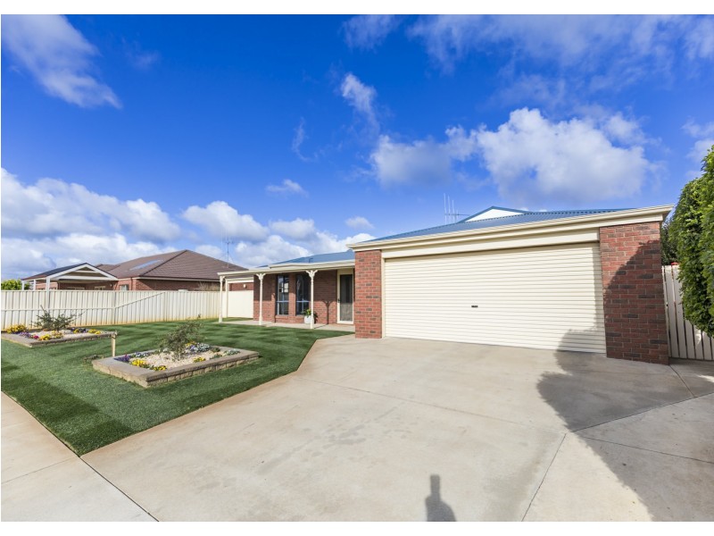 14 Cutri Drive, Swan Hill VIC 3585