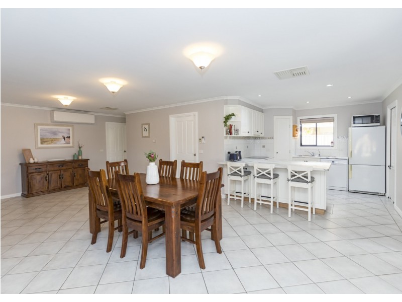 14 Cutri Drive, Swan Hill VIC 3585