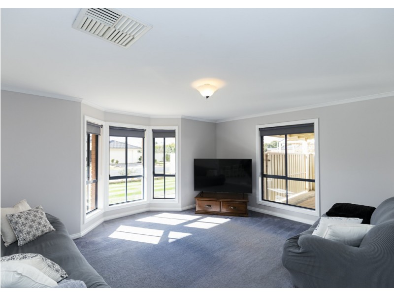 14 Cutri Drive, Swan Hill VIC 3585