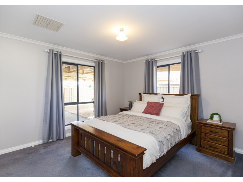 14 Cutri Drive, Swan Hill VIC 3585