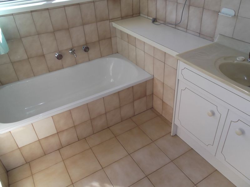 2A Kimberley Avenue, Swan Hill VIC 3585