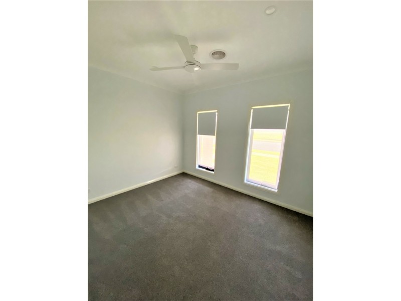 116 Stradbroke Avenue, Swan Hill VIC 3585