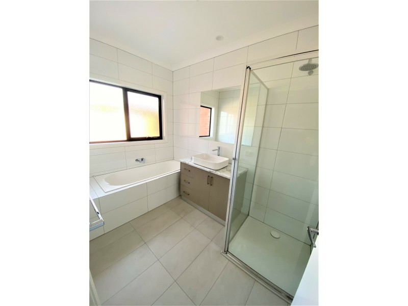 116 Stradbroke Avenue, Swan Hill VIC 3585