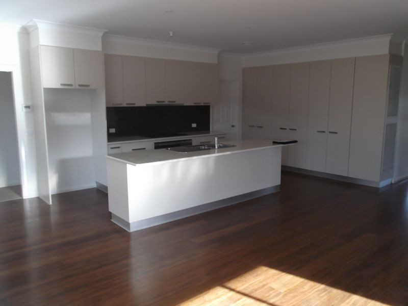 8 Saltbush Drive, Swan Hill VIC 3585