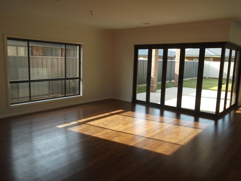 8 Saltbush Drive, Swan Hill VIC 3585